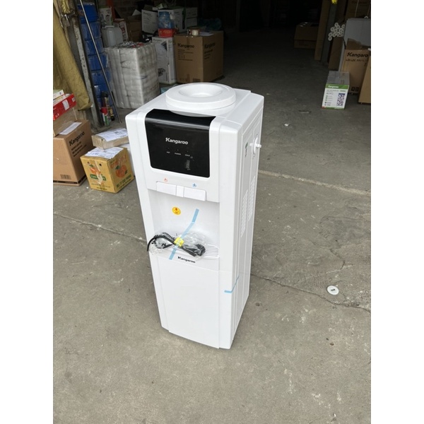 Cây nước nóng lạnh , máy làm nóng lạnh nước uống Kangaroo KG32N