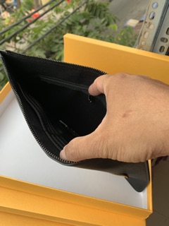 Ví cầm tay cao cấp Fendi