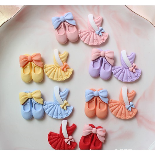 Charm giày ballet và áo dạ hội các màu trang trí vỏ ốp điện thoại, dán Jibbitz, DIY