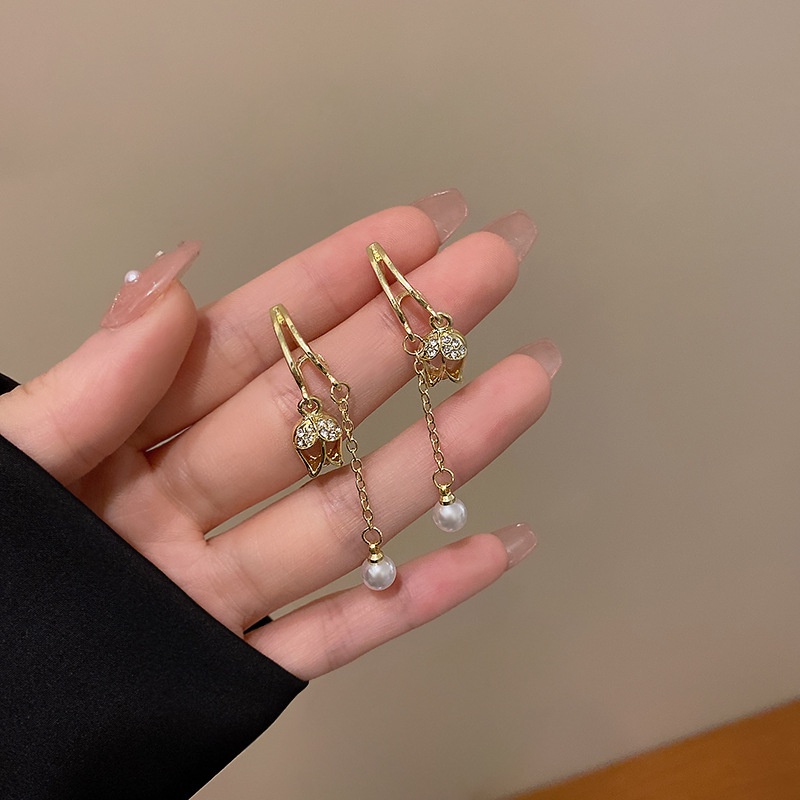 Khuyên Tai Hoa Tulip Đính Hạt Giả Ngọc Trai