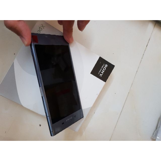 R12 Điện thoại SONY XPERIA XZ1 64G mới 99% 1