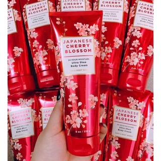 Kem dưỡng thể Bath & Body Works Japanese Cherry Blossom 226g