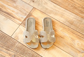Dép HM đính đá sz 26-30
