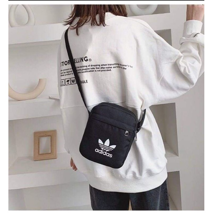 túi đeo chéo adidas màu xanh đen