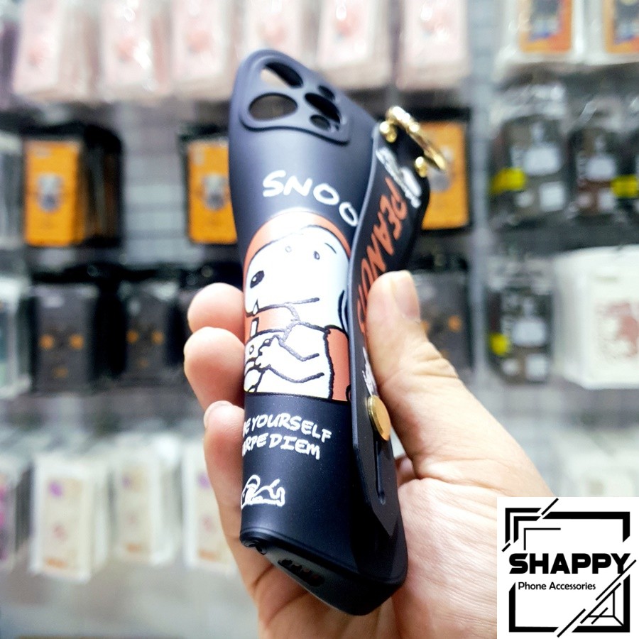 Ốp Lưng IPhone Snoopy Dẻo Kèm Đeo Tay Viền Vuông Các Dòng 7Plus/8Plus/X/XS/XsMax/11/11ProMax/12ProMax [Shappy Shop]