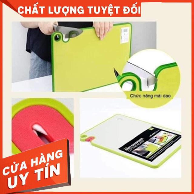 Thớt kháng khuẩn Lock&amp;Lock có chỗ mài dao