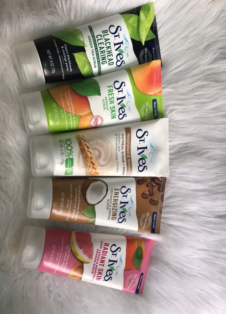 Sữa rửa mặt tẩy Tế Bào Chết ST.IVES Mỹ 170g