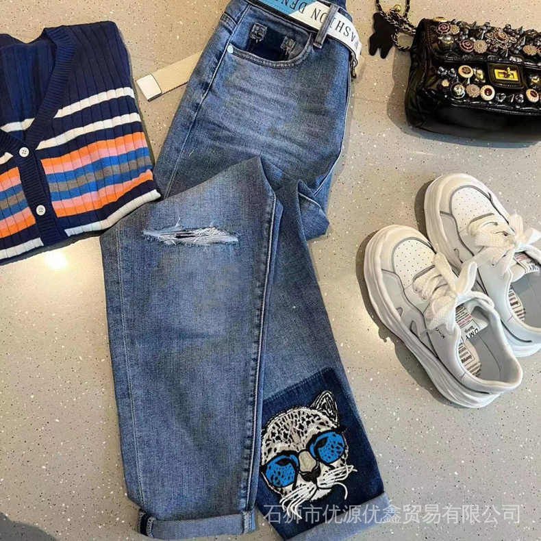Quần Jeans Lửng Dáng Suông Lưng Cao Thêu Hình Đầu Hổ Phong Cách Châu Âu Mới 2022 Cho Nữ