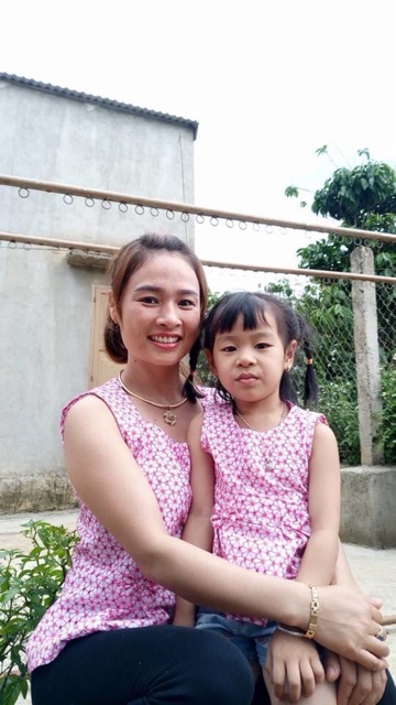 Vải thô thêu hoa mai màu hồng