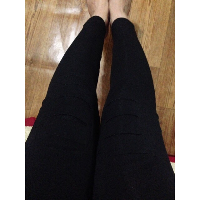 Quần legging rách và trơn cho nữ free sz 2 màu đen ghi . Ai lay bao e nhé...,,,,,,,,,,,,,,,,,,,,,??????? Free sz cho ng
