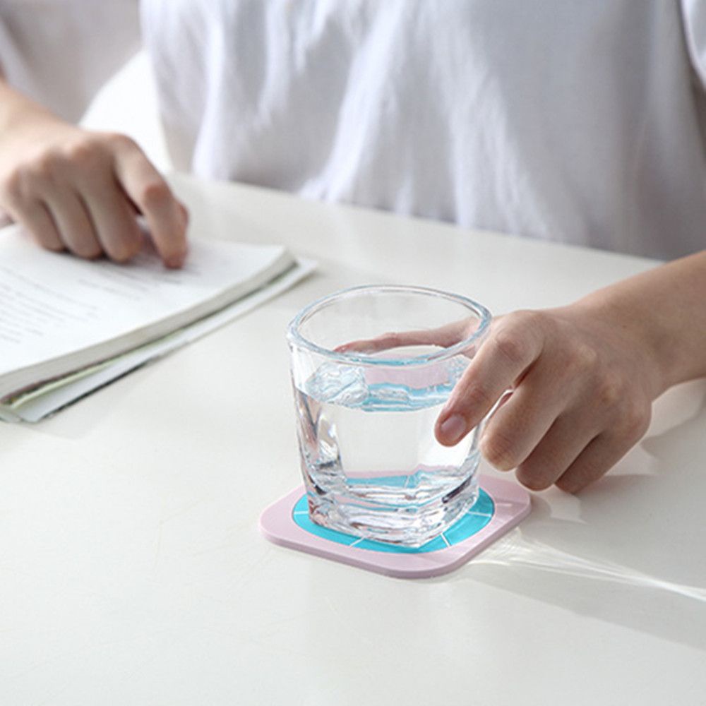 Tấm Lót Bàn Ăn Bằng Silicon Họa Tiết Hoạt Hình Chống Trượt/ Thấm Nước Tiện Dụng Cho Nhà Bếp