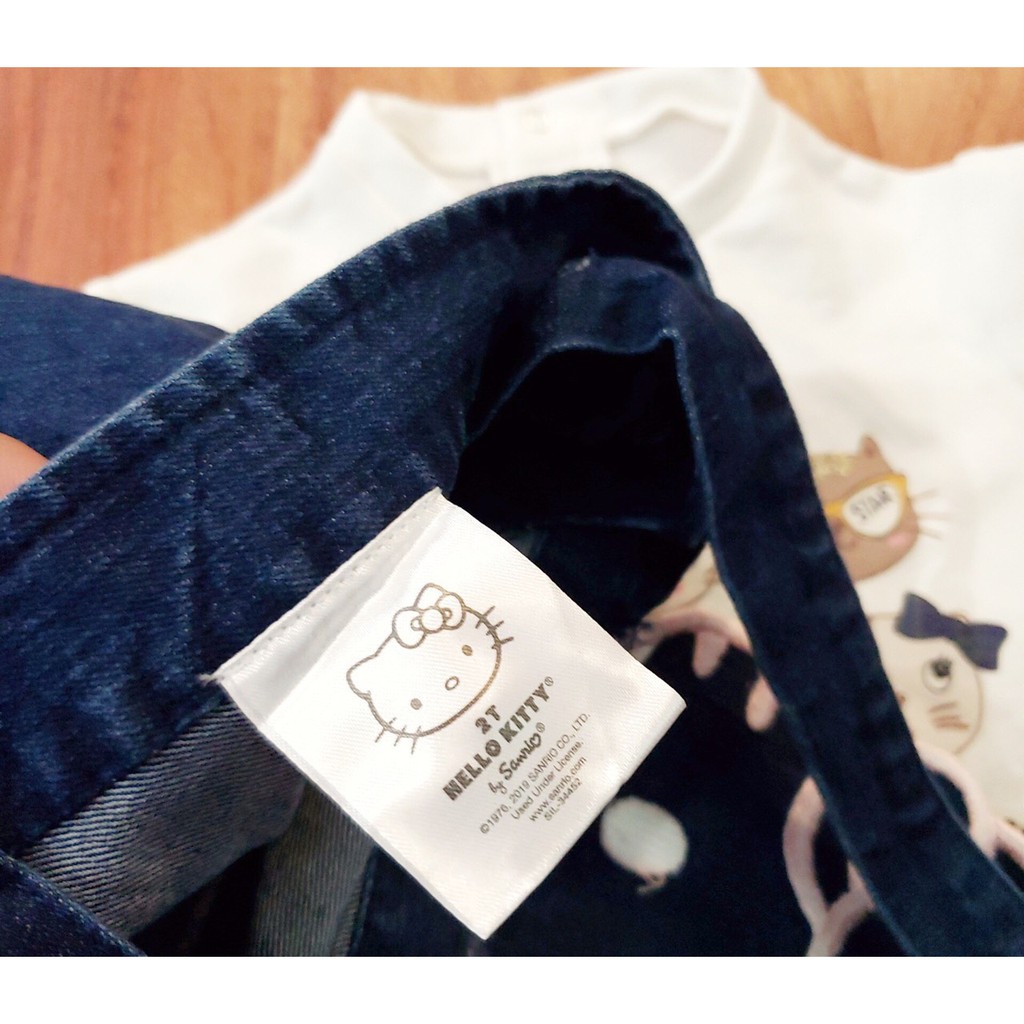 Yếm bò Hello Kitty dáng xòe đáng yêu