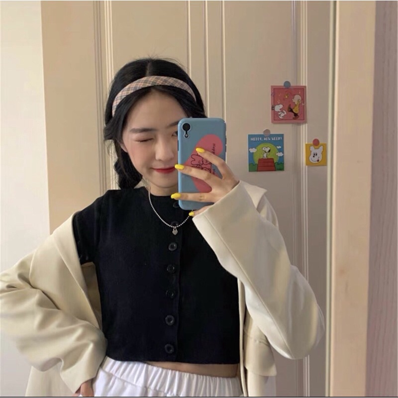 Áo croptop tay dài ulzzang chất dày dặn phối cúc form kiểu ôm mang phong cách hiện đại | BigBuy360 - bigbuy360.vn