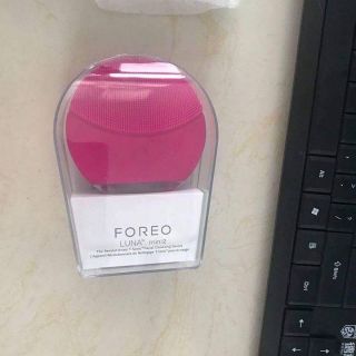 Máy rửa mặt foreo