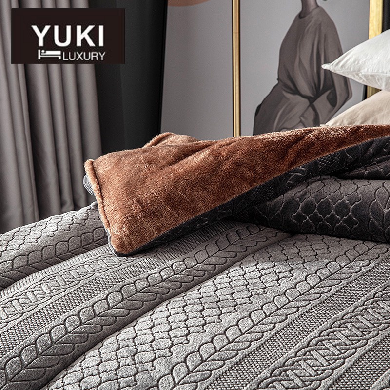Chăn lông cừu YUKI nhập khẩu cao cấp, chăn cừu họa tiết dập nổi 5D êm ấm nặng 4.5kg tặng kèm túi da sang trọng