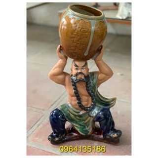 Tượng la hán bê chậu cây h35 gốm sứ Bát Tràng