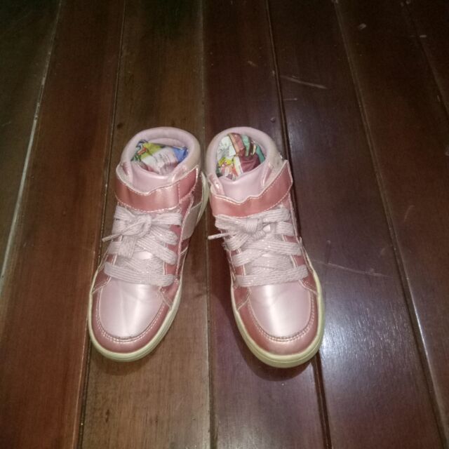 Giày thể thao cho bé gái kỳ duyên