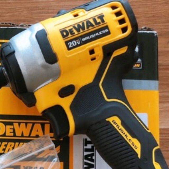 Vit Dewalt 809