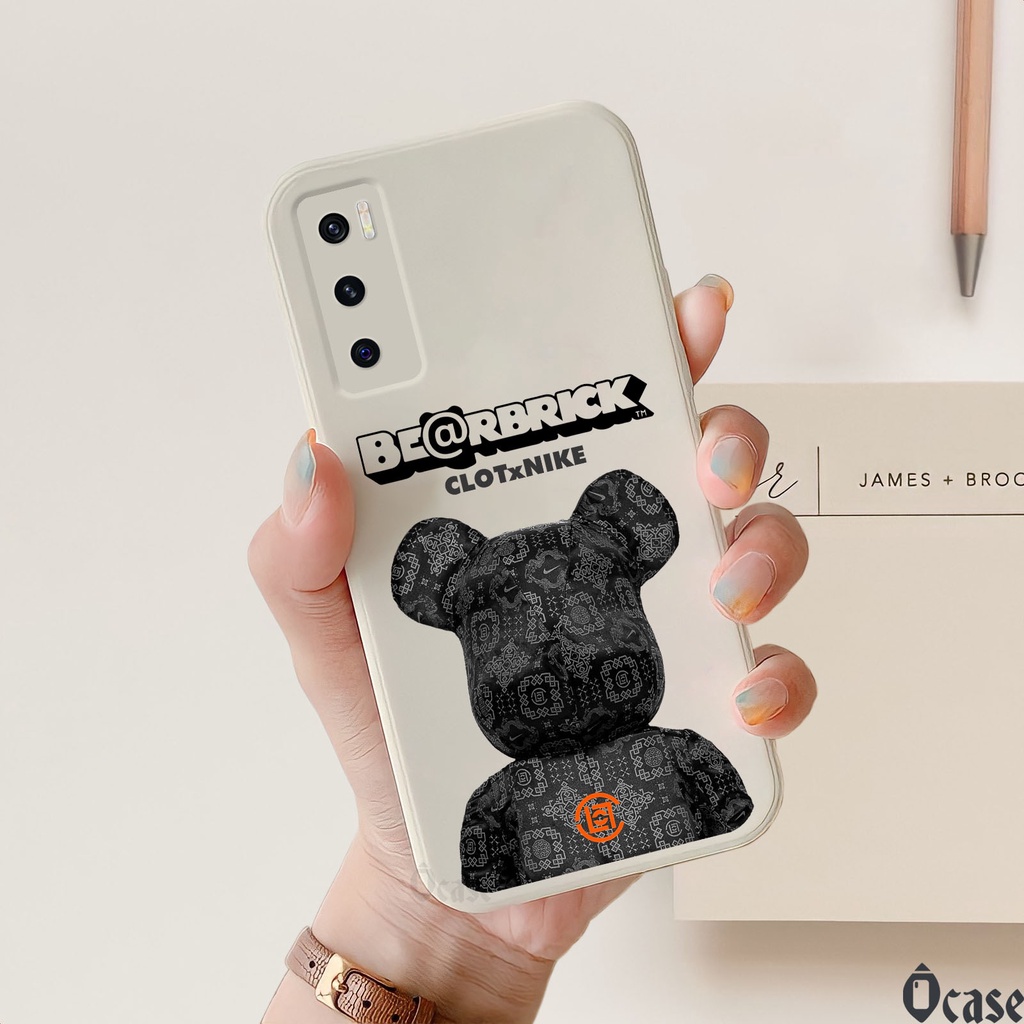 Ốp lưng Vivo V20 SE in hình gấu cạnh viền vuông có bảo vệ camera