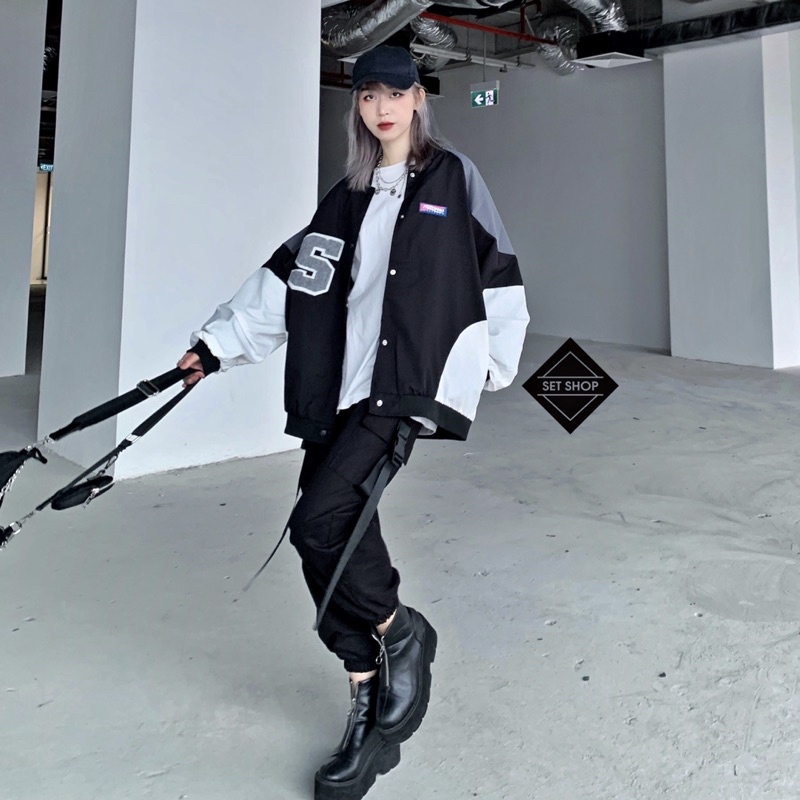 Áo khoác bomber phối màu đen xám điểm nhấn chữ thêu