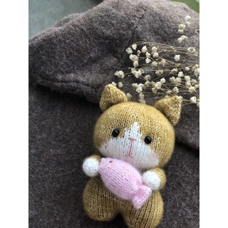 🐱 Mèo chân ngắn ôm cá 🐟