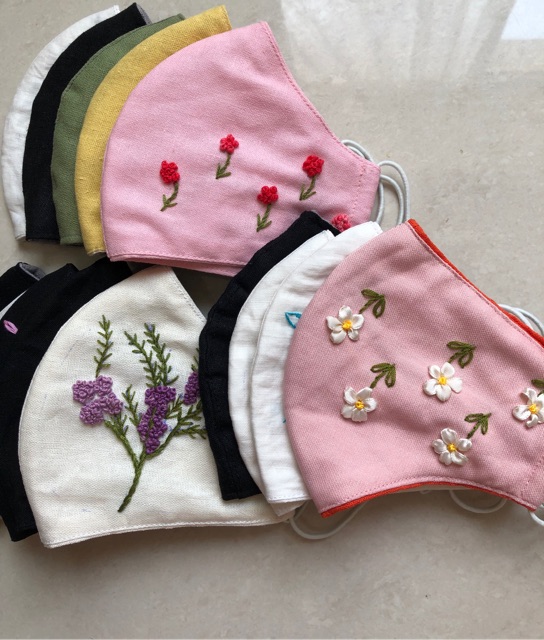 Khẩu trang thêu handmade