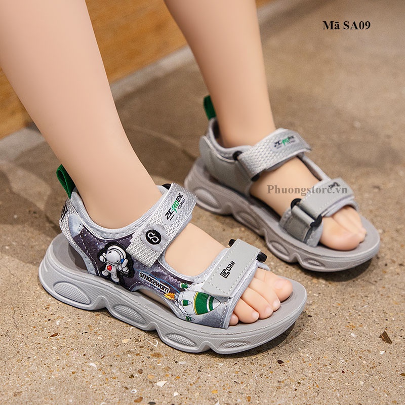 Giày sandal cho bé trai từ 3-10 tuổi họa tiết phi hành gia SA09(form nhỏ)