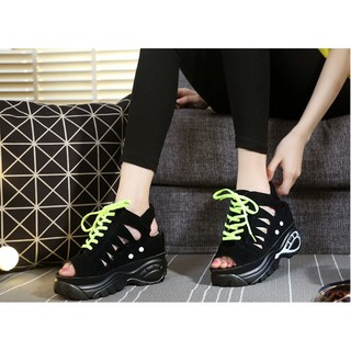 Giày sandal nữ đế nâng cá tính S037D