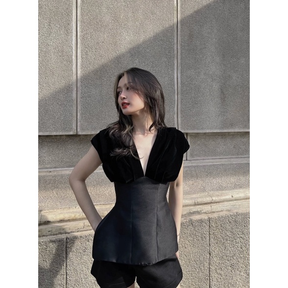 Velvety Top - Áo nhún cổ V nhung cao cấp CEEME