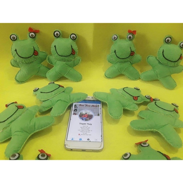 Con ếch đồ chơi vải nỉ