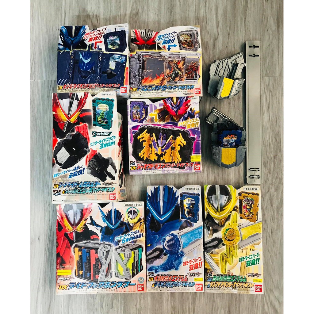 Đồ chơi 2nd DX Wonder Ridebook Holder Emblem phụ kiện các loại - Kamen Rider Saber Siêu nhân mặt nạ Saber.