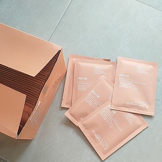 Mặt lạ dưỡng ẩm trắng da