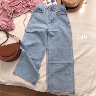 Quần jeans bò xuông suông