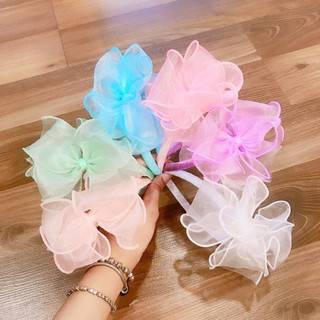 Cài tóc nơ cho bé 01