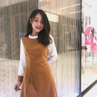 Đầm cổ nhúm tay dài phối voan mẫu mới