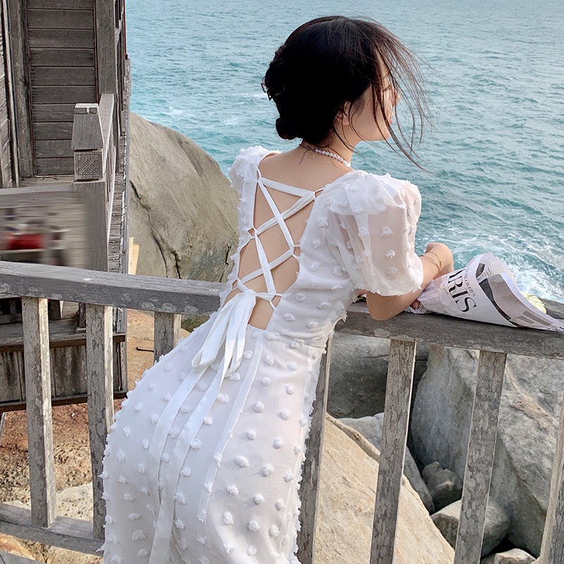 Đầm Trắng Xẻ Tà