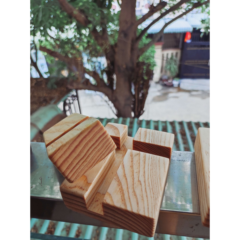 Giá Đỡ Điện Thoại Gỗ Thông Tự Nhiên GORI