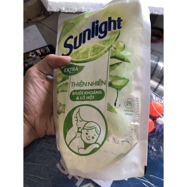 NƯỚC RỬA CHÉN SUNLIGHT 550ML - SUNLIGHT THIÊN NHIÊN MÙI LÔ HỘI VÀ MUỐI KHOÁNG. HÀNG KHUYẾN MÃI CỦA SUNLIGHT