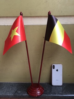 Cờ để bàn Bỉ và việt nam