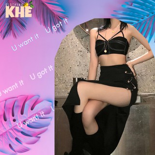 - Chân váy xẻ tà kèm ghim cá tính màu đen, cá tính, quyến rũ