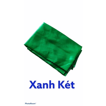 Quần phi bóng màu xanh két, kết hợp với áo dài truyền thống, hiện đại