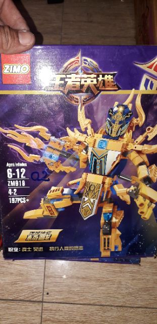 Lắp ráp 1 hộp LegoHiệp Sĩ 919 có trên 170 chi tiết