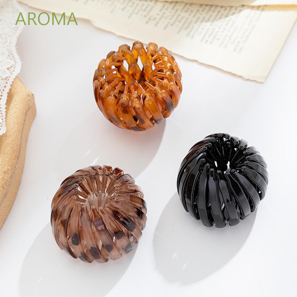 Kẹp tóc búi tròn phong cách cổ điển dành cho nữ