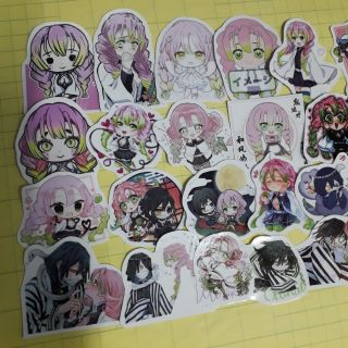 Sticker / hình dán anime kimetsu no yaiba nhân vật  Luyến Trụ và Xà trụ