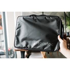 [Giá Sỉ] Túi đeo chéo Tomtoc H14 Urban coudura cho Macbook/Laptop - 13/14/15/16 inch (Màu đen)