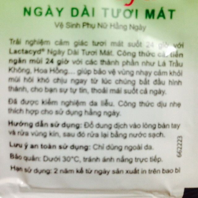 10 gói dung dịch vệ sinh phụ nữ tinh chất trầu không và hoa hồng