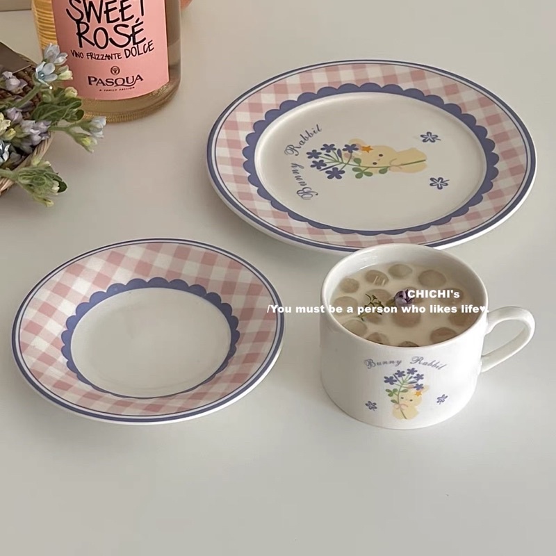 Set đĩa cốc sứ thỏ tím viền caro nhẹ nhàng đáng yêu