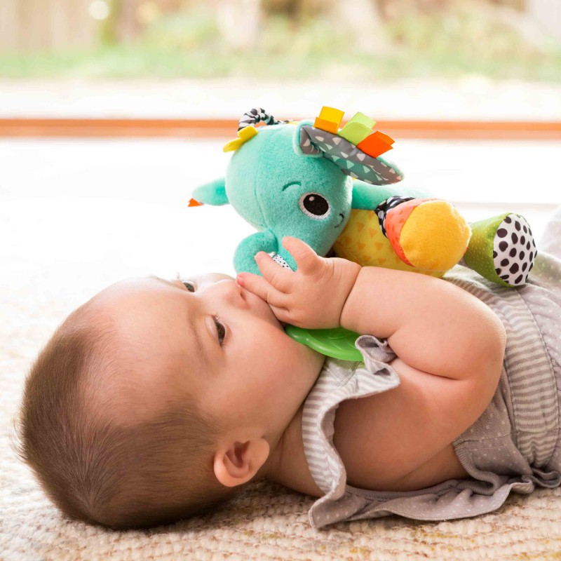 Thú bông sột soạt hình voi kèm gặm nướu BPA Free Infantino