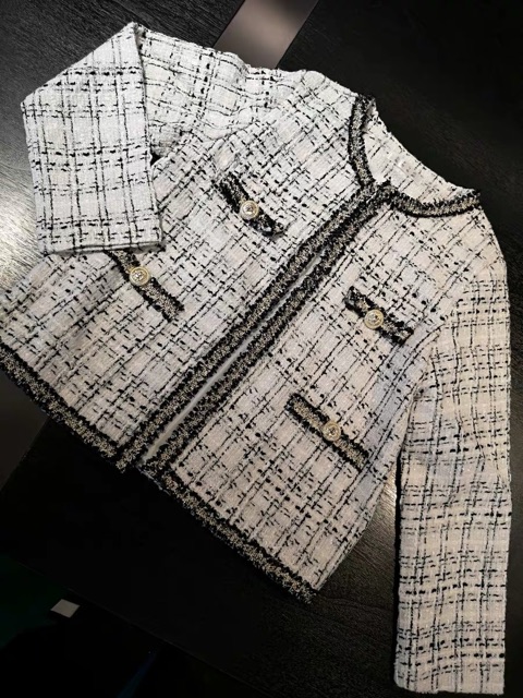 Áo khoác dạ tweed kẻ khuy vàng hàng đẹp