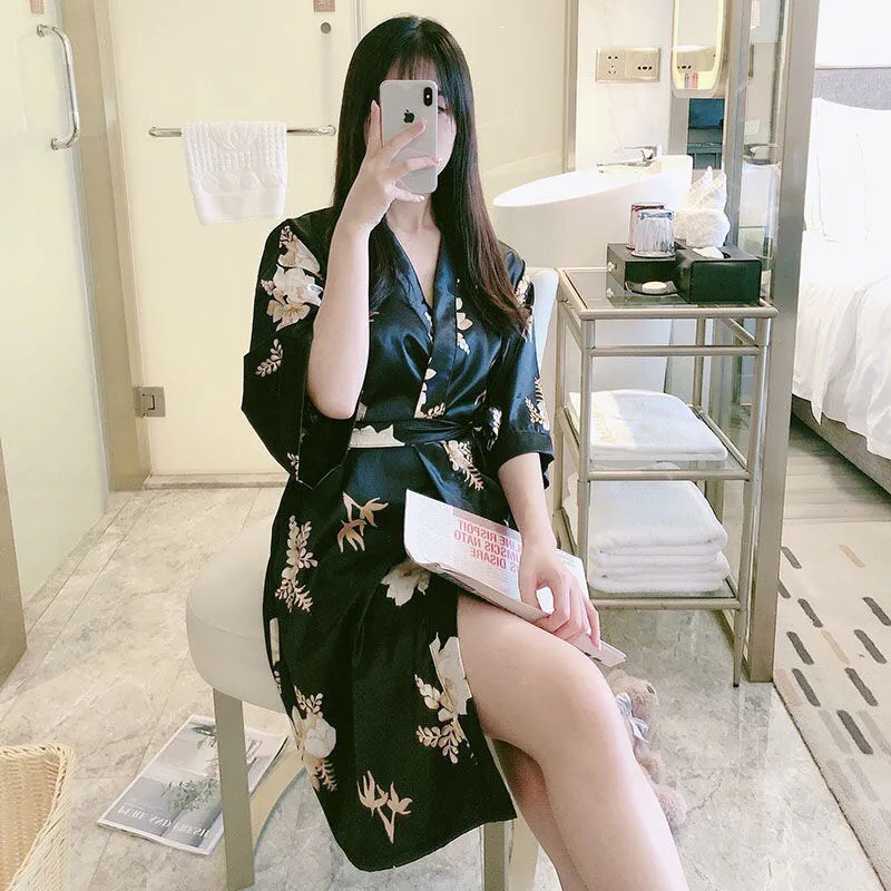 ÁO CHOÀNG NGỦ CHẤT LỤA HỌA TIẾT HOA - ĐỒ NGỦ VEERA QUEEN | BigBuy360 - bigbuy360.vn